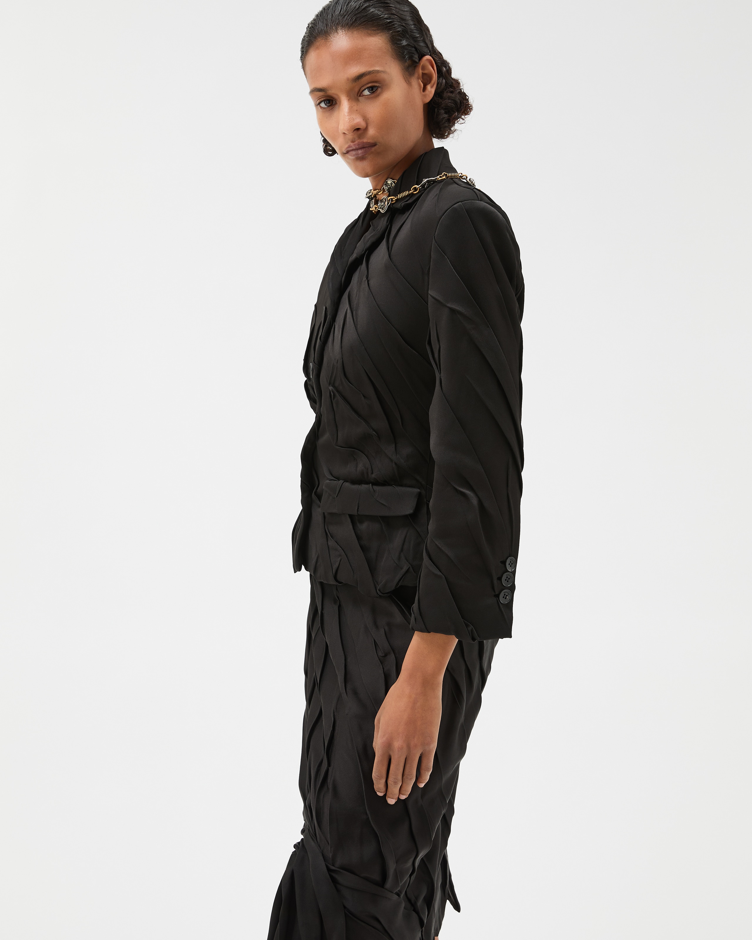 2025年春夏レディースコレクション | ヴェルサーチェ 日本