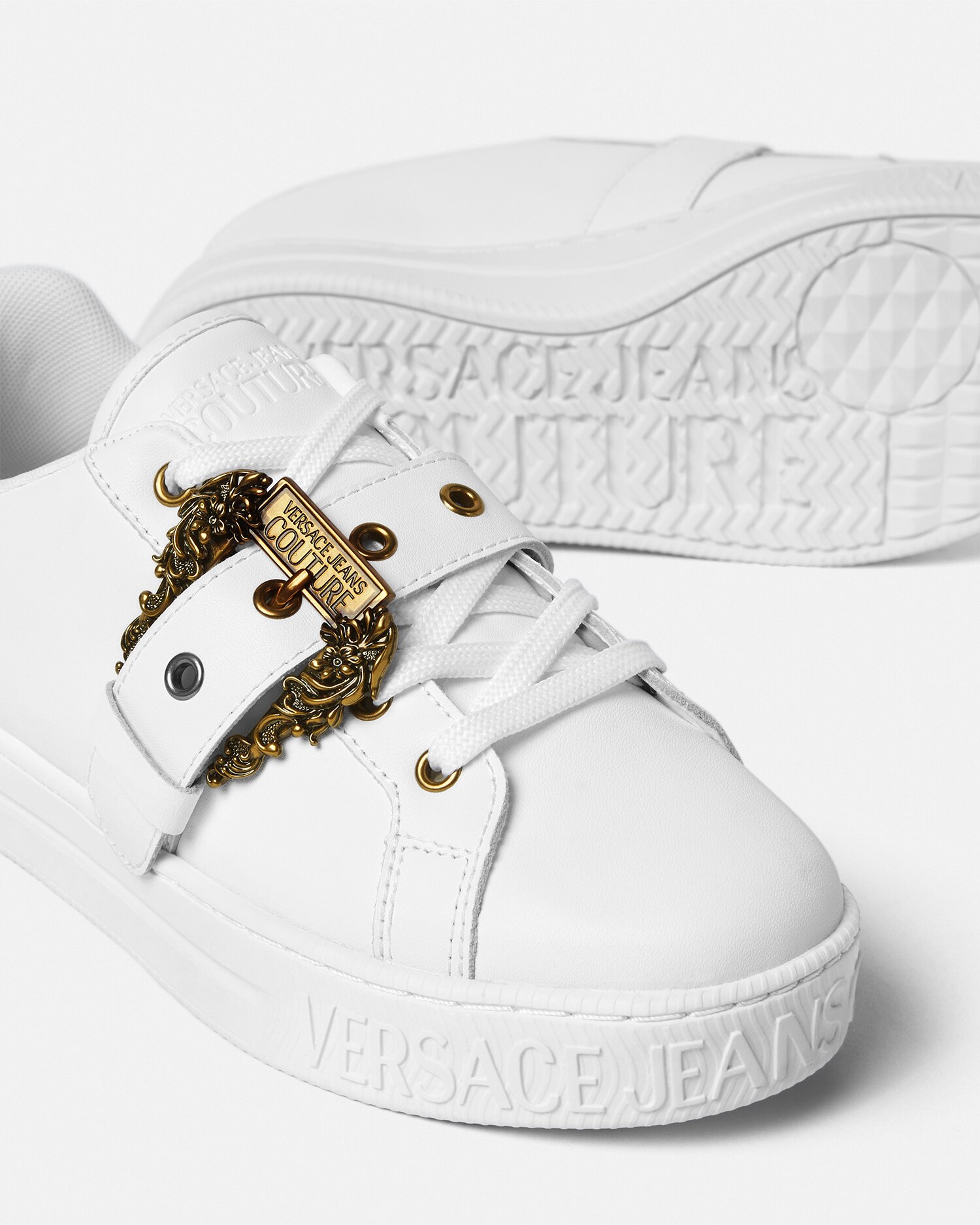 ★VERSACE★バロックバックルコート88スニーカー 90_E78VA3SK9-