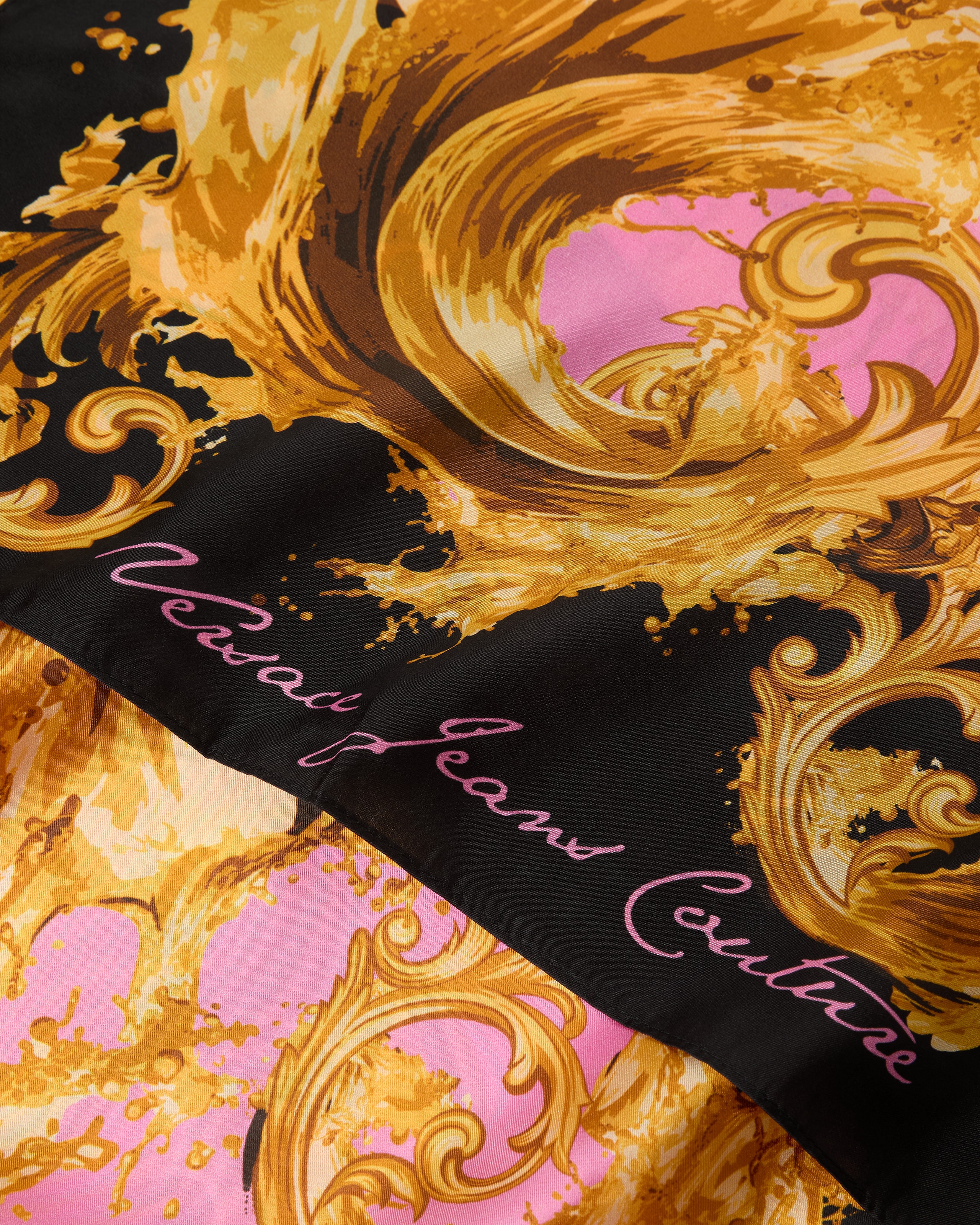 プリント シルク ツイル スカーフ ブラック,ゴールド | VERSACE JP