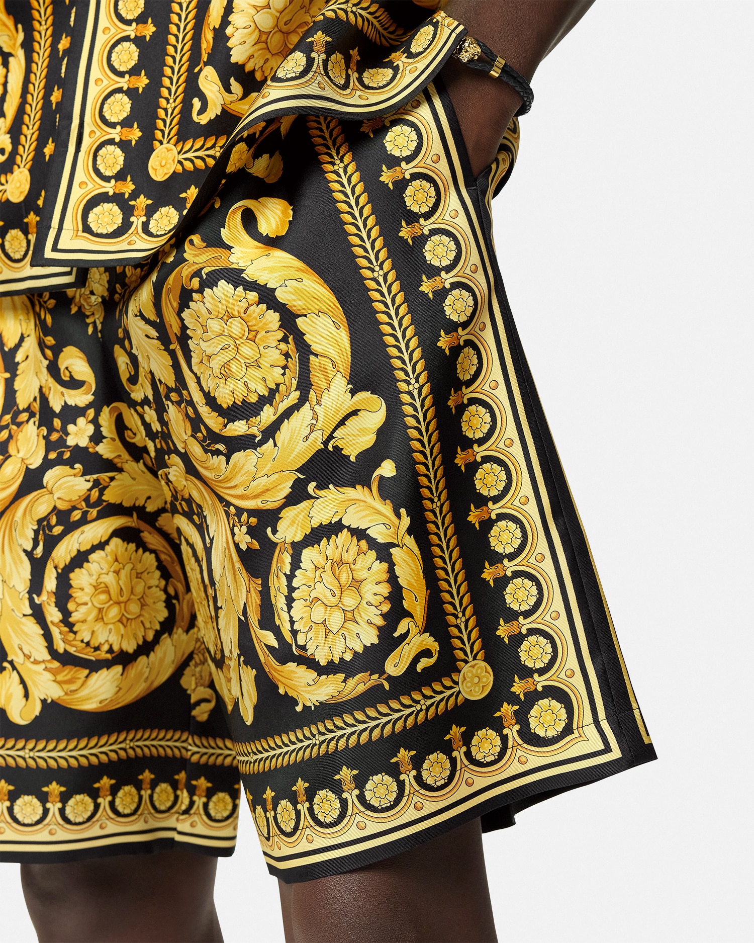 プリント シルク ツイル ショートパンツ ブラック,プリント | VERSACE JP