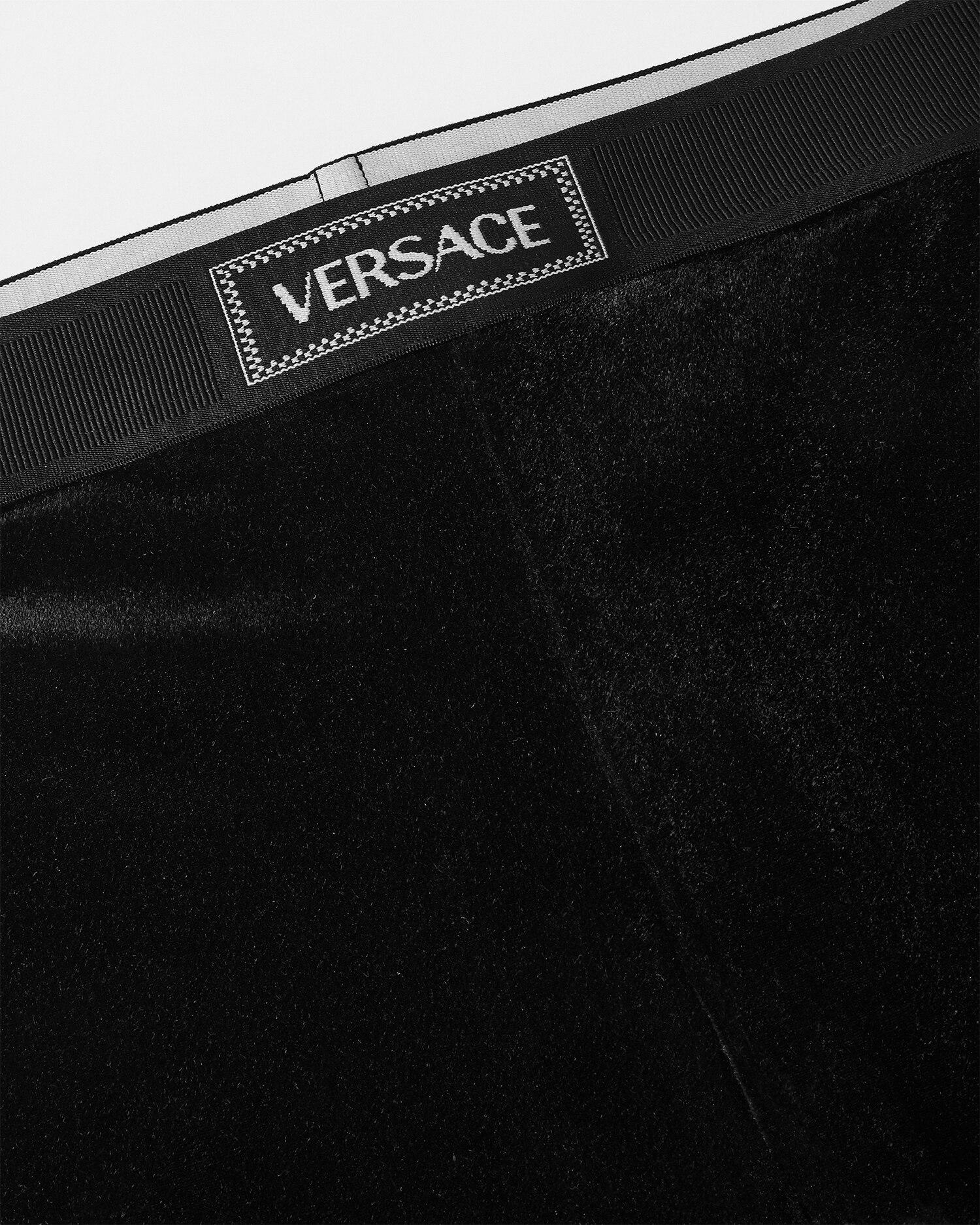 国内発送★VERSACE★ロゴ フュゾー '90S レギンス Versace 90s ロゴ レギンス | ブラック | FARFETCH JP