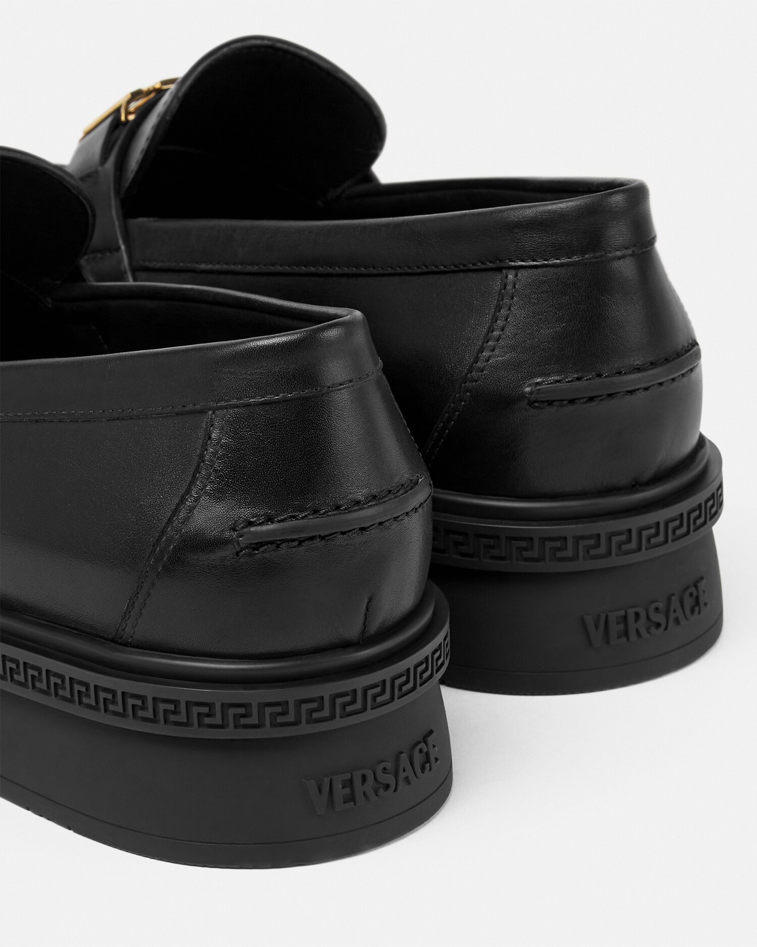 グレカ レザー ローファー ブラック,ゴールド | VERSACE JP