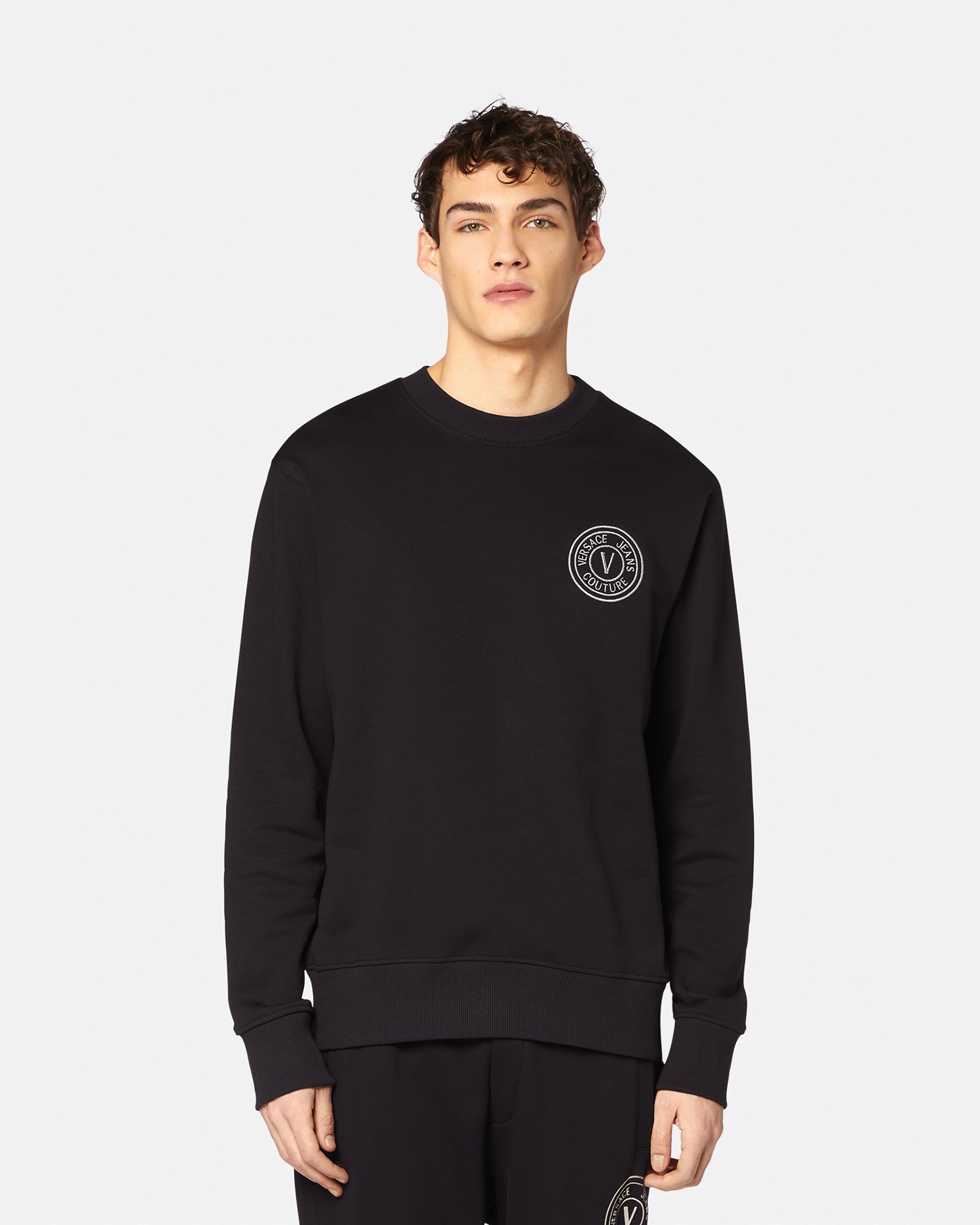★VERSACE★メタリック ロゴ スウェットシャツ Versace Jeans Couture - メタリック ロゴ スウェットシャツ を