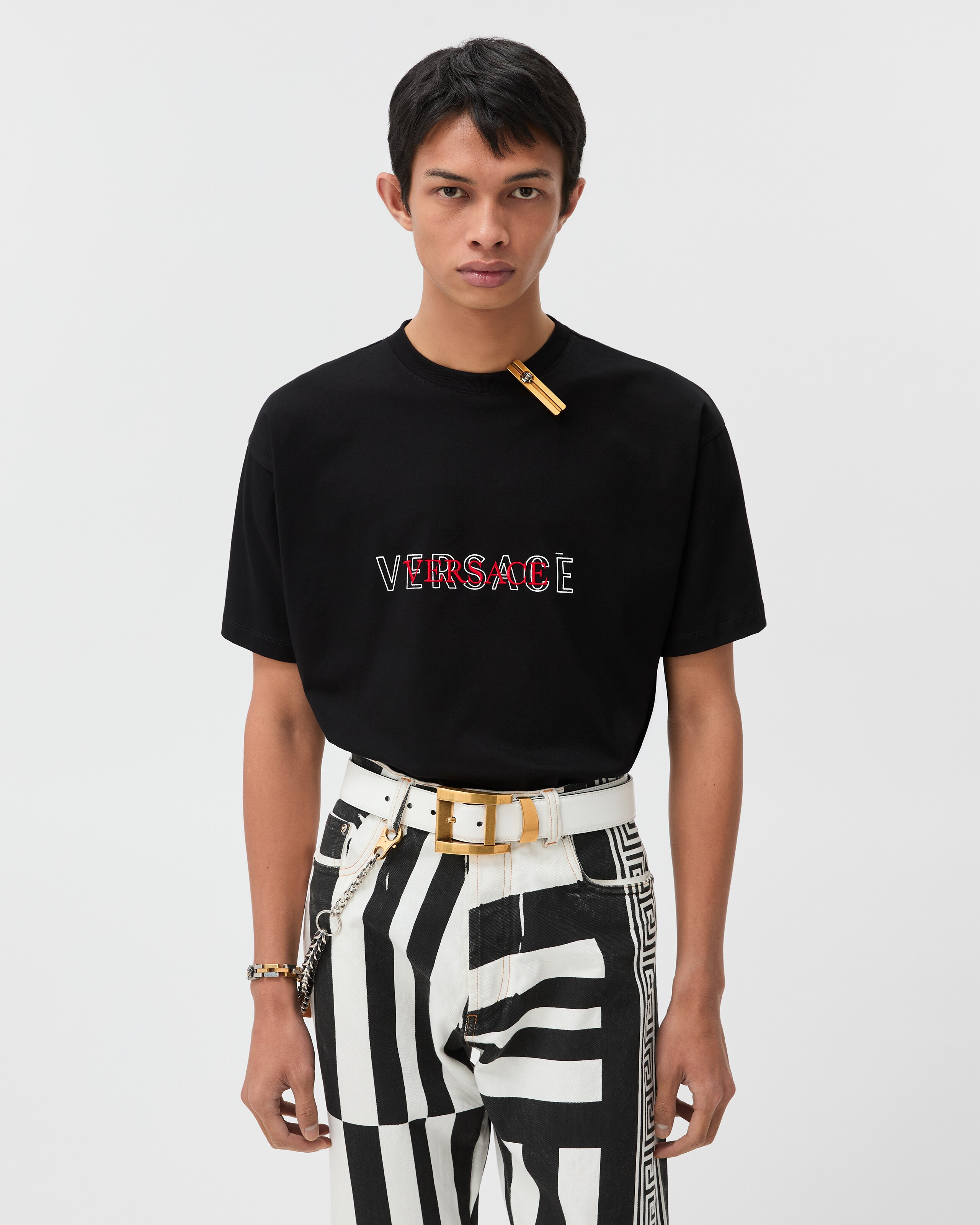 刺繍入り コットンジャージー Tシャツ ブラック | VERSACE JP