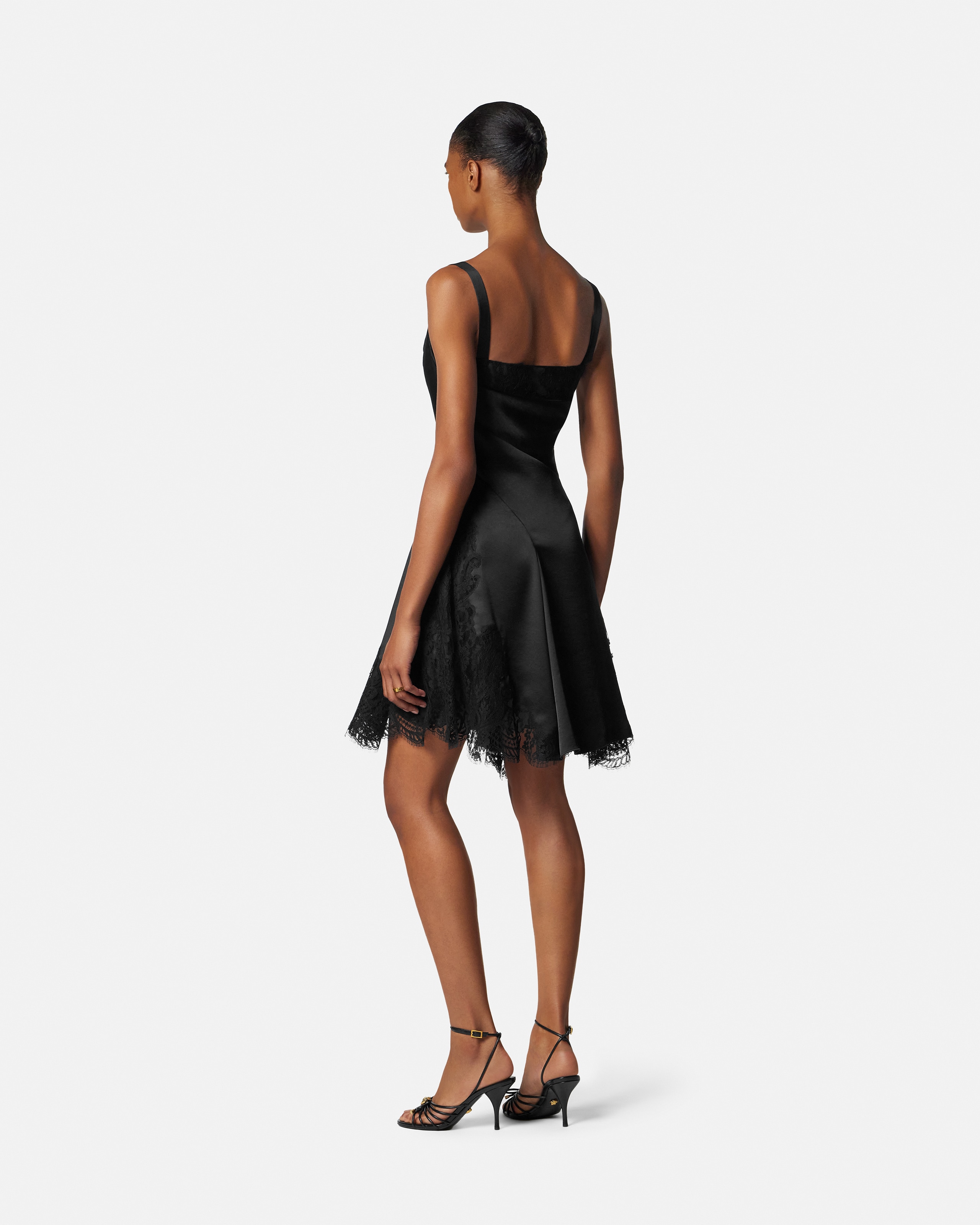 レディース デザイナー ドレス | ヴェルサーチェ 日本