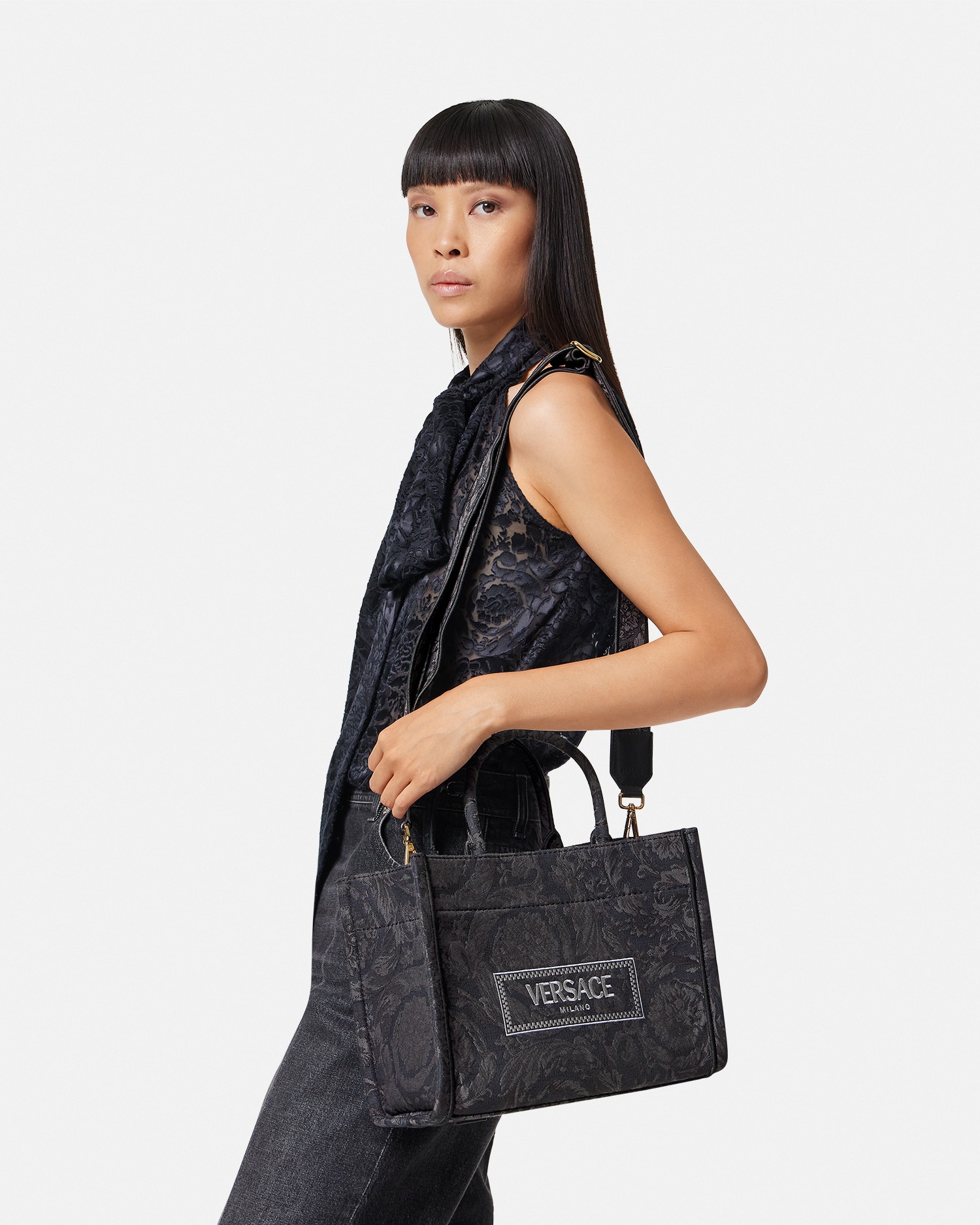 新品未使用✌️VERSACE Barocco ハンドバッグ　ショルダー付き クリスタル ラ メドゥーサ ミニ バッグ ブラック | VERSACE JP