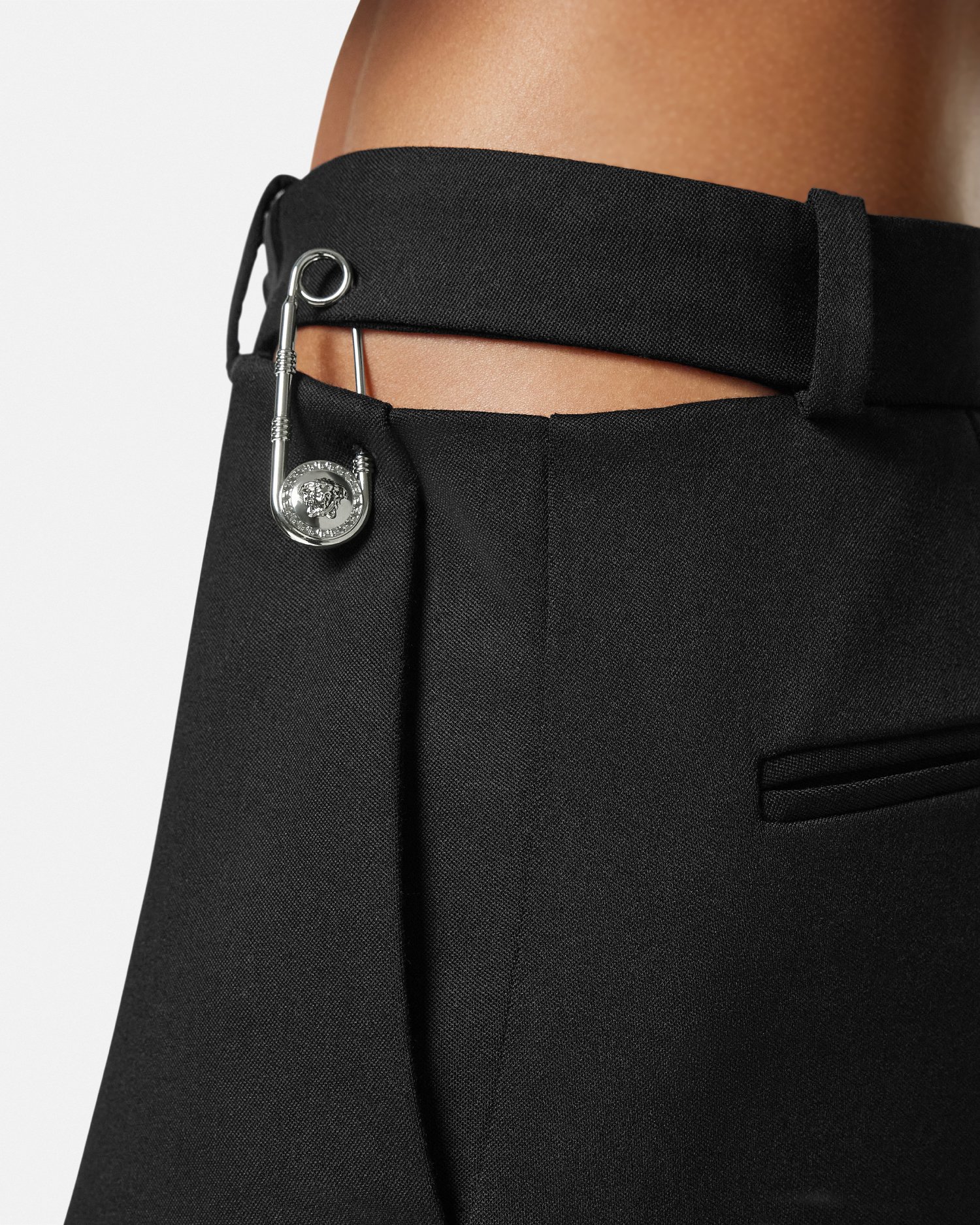 【versace】スリムフィットマスキュリンパンツセーフティー ピン ウール スリムフィット マスキュリン パンツ セーフティー ピン