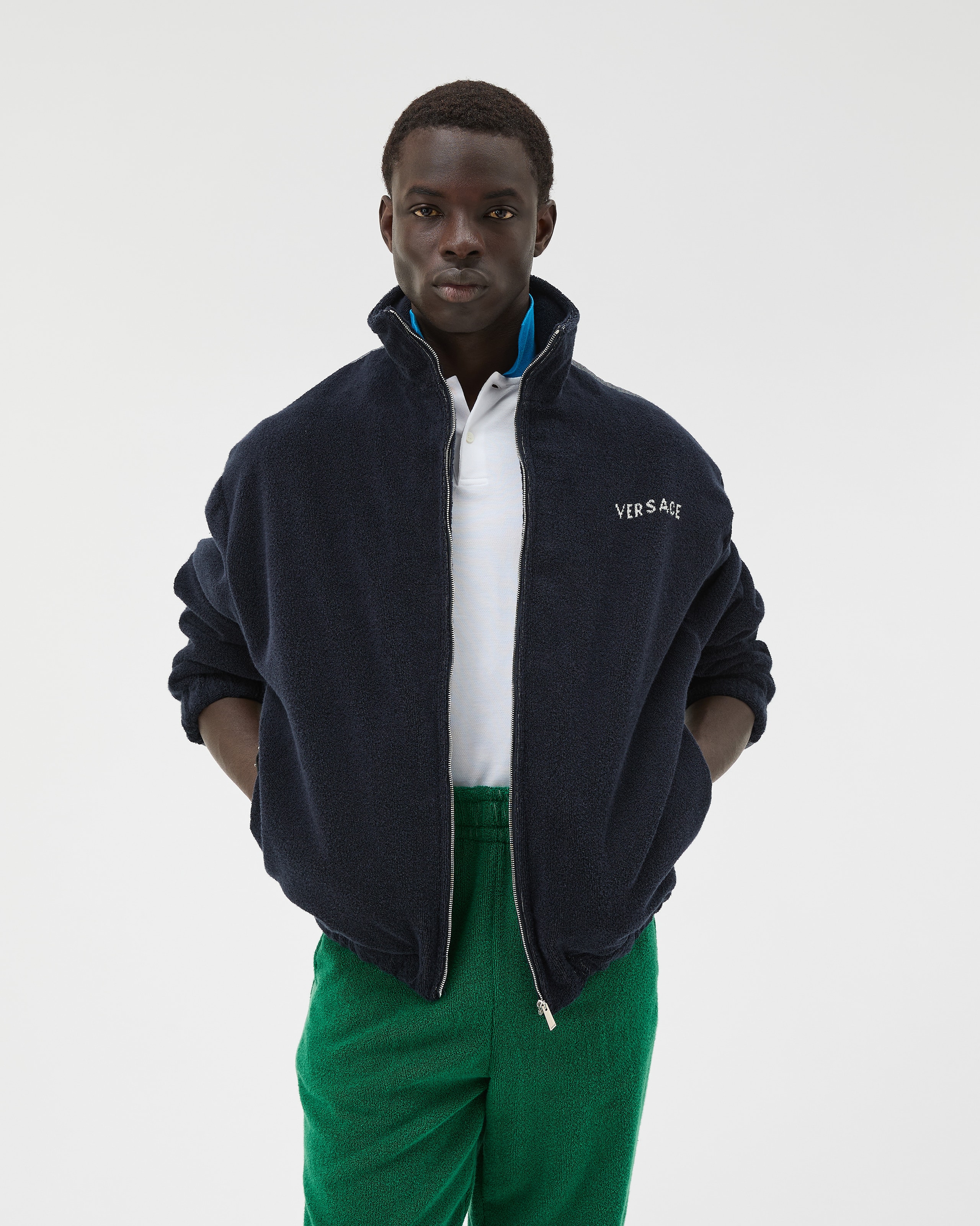 カスタマイズレジャーウェア：アイコニックなアイテム＆アクセサリー