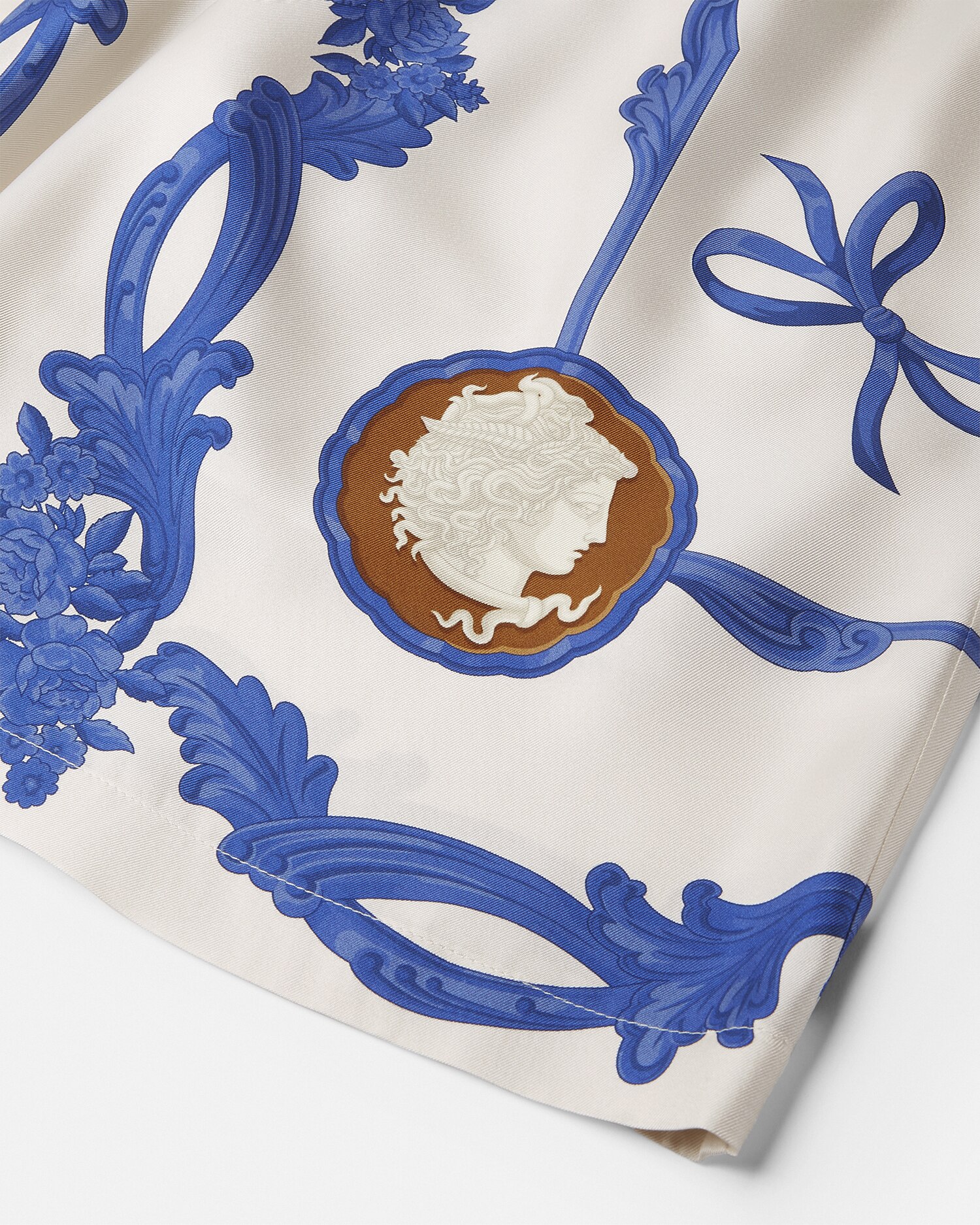 シルク ショートパンツ カメオ プリント | VERSACE JP