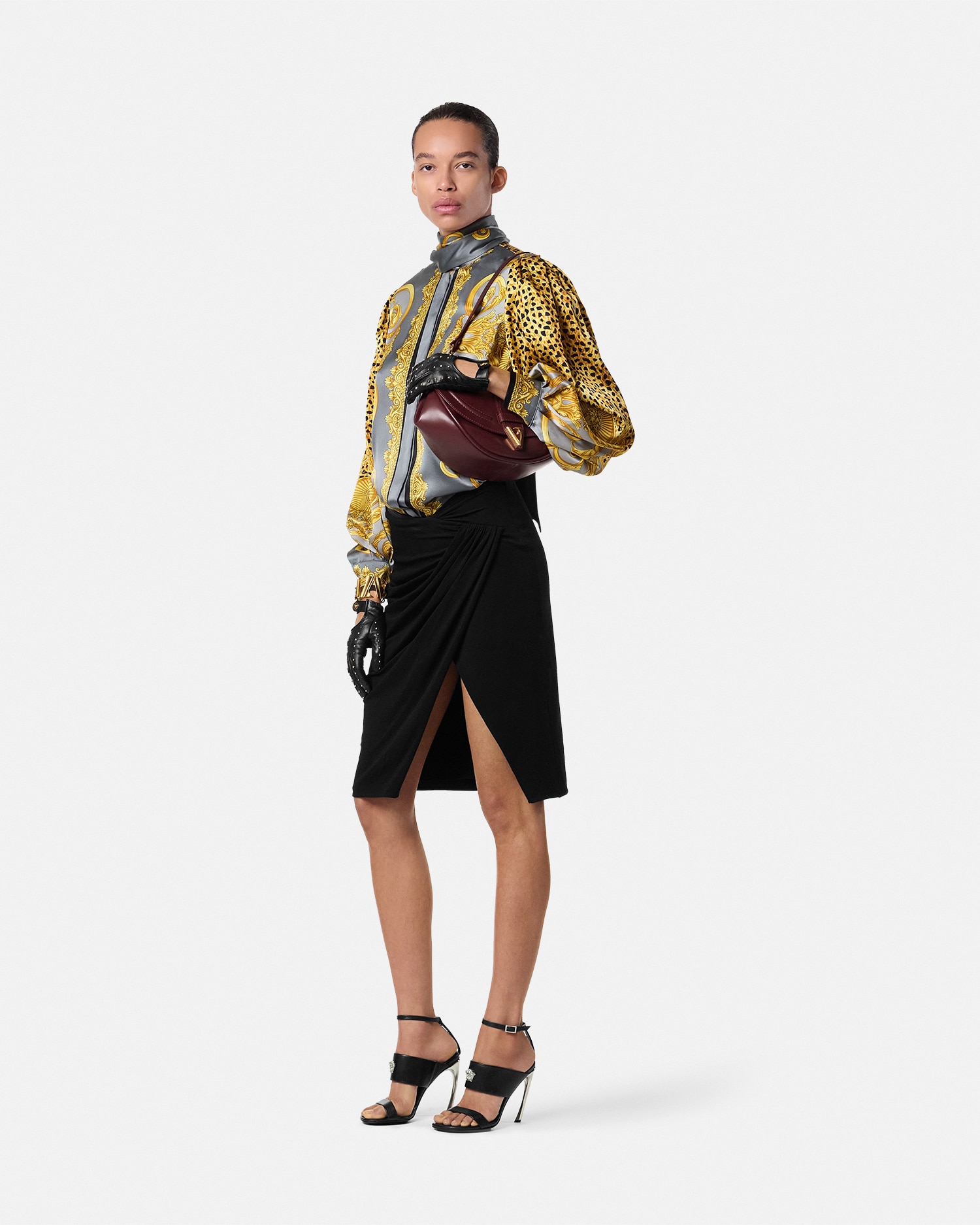 VERSACE ヴェルサーチ ジラフ柄 グラデーション ニット カーディガン トップス 長袖 ブラック ブラウン サイズ40 レディース 199999-254_5.jpg