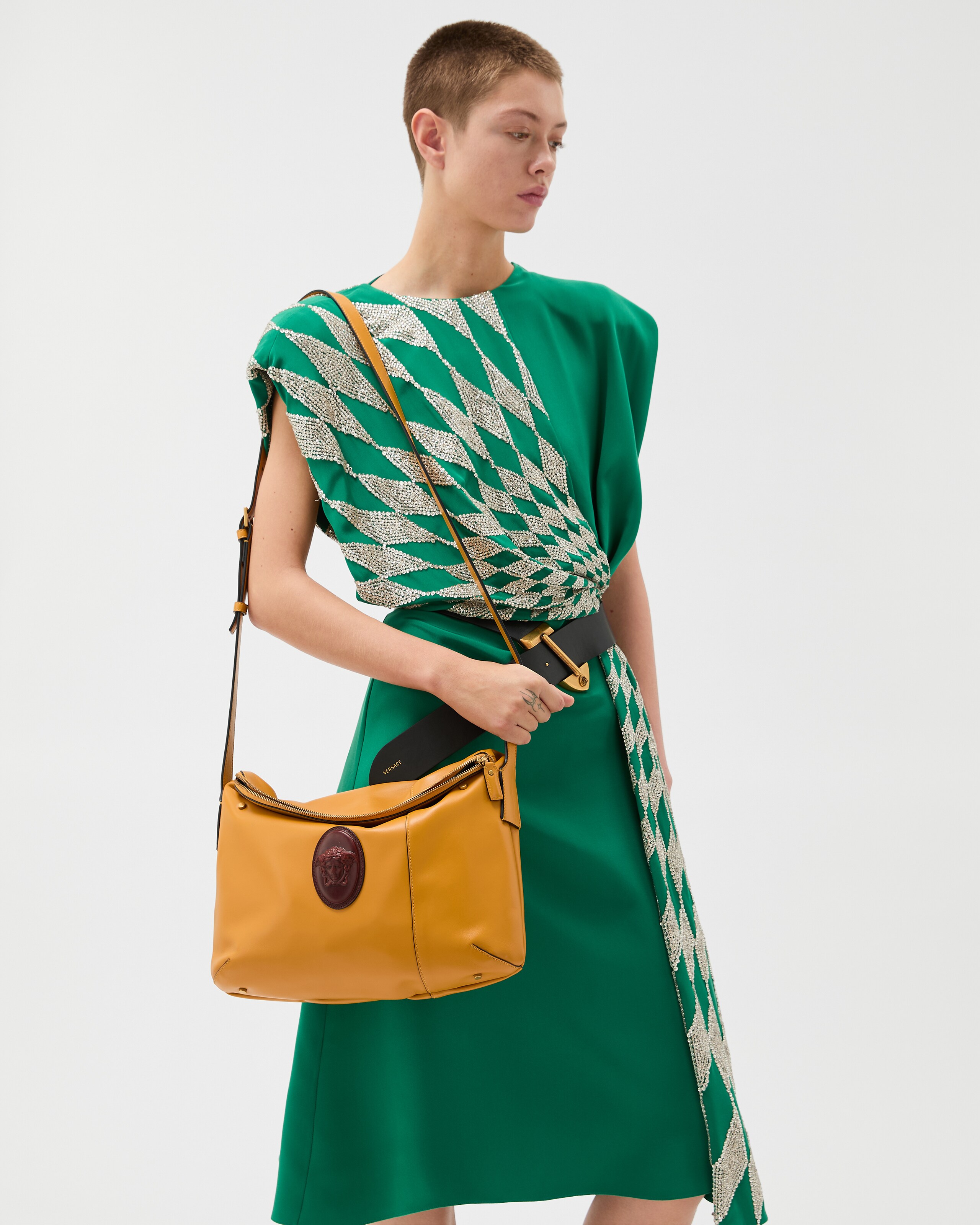 ルー ナッパ ショルダー バッグ イエロー | VERSACE JP