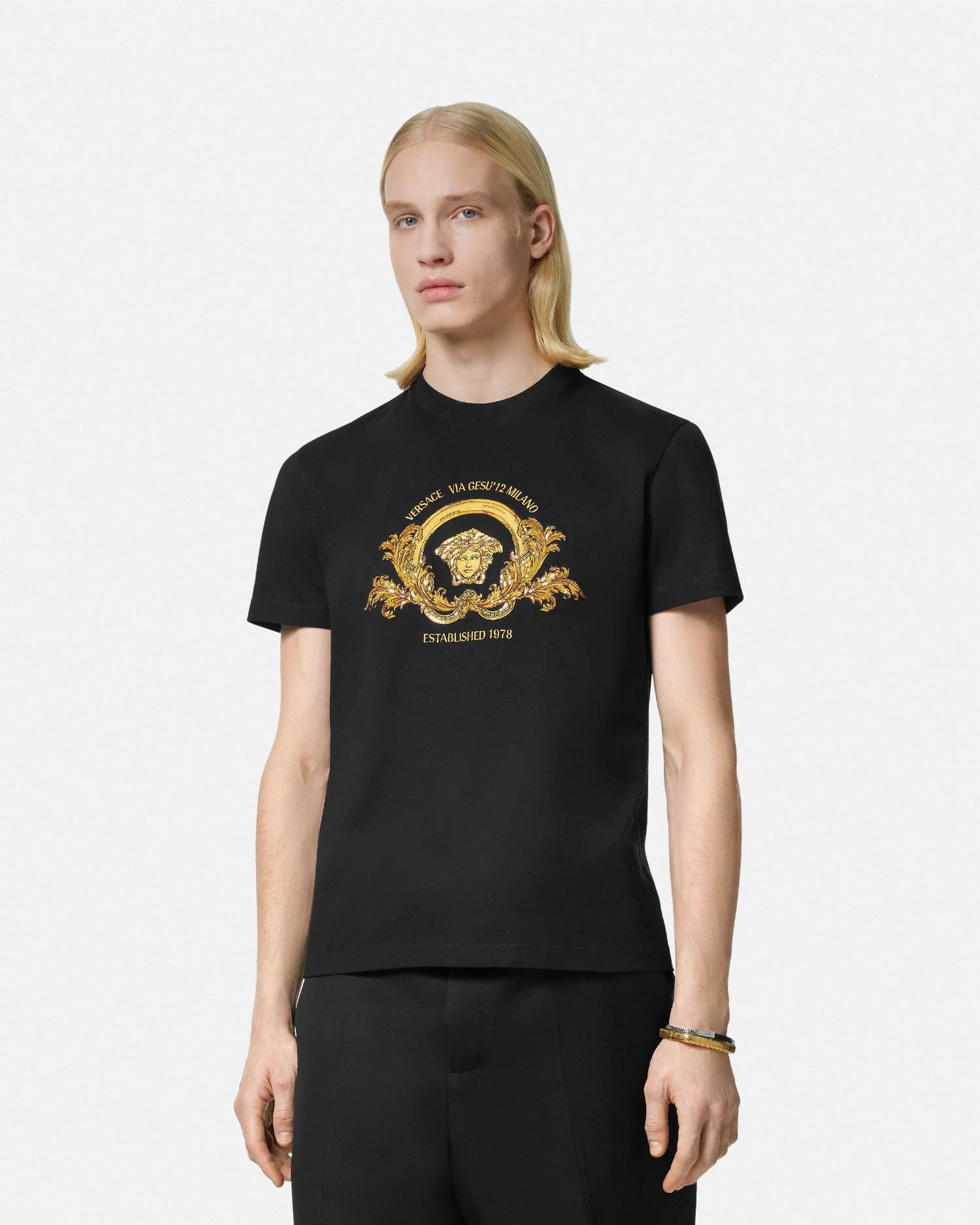 関税込 都会的 ヴェルサーチェ Tシャツ クーペ ブラゾン 刺繍入 90_1013944-